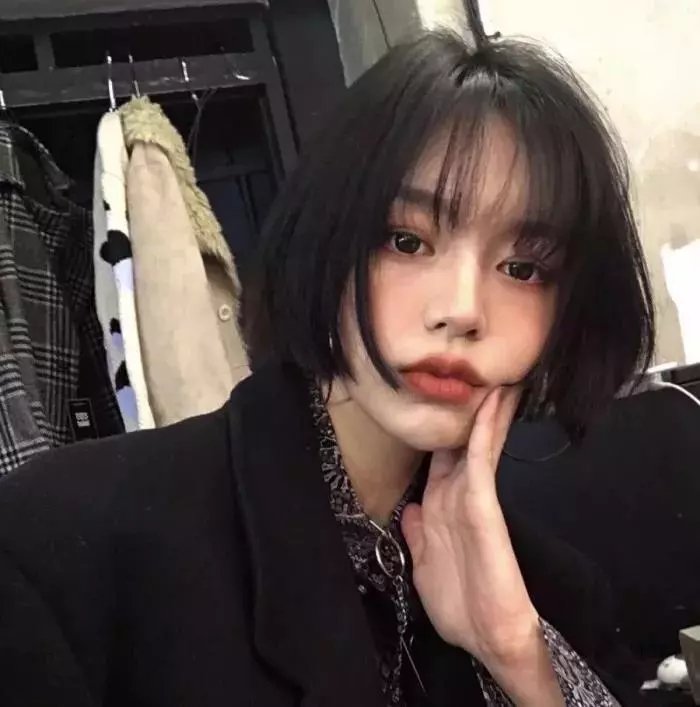 目露凶光